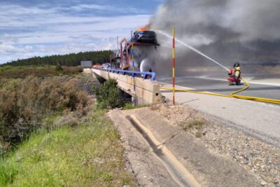 incendio camión porta vehículos (2)