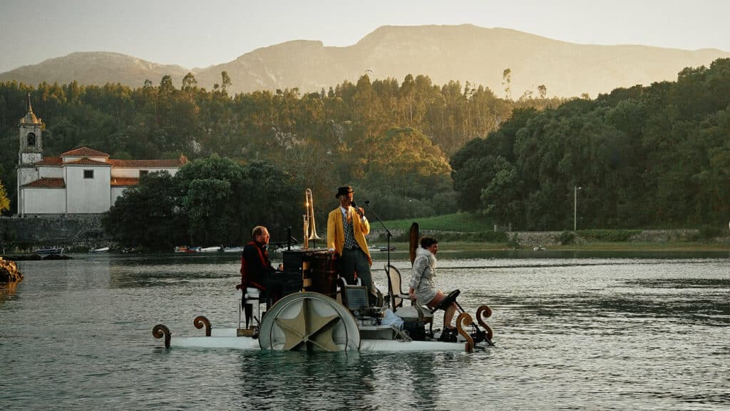 Concierto Flotante en el Lago de Carucedo