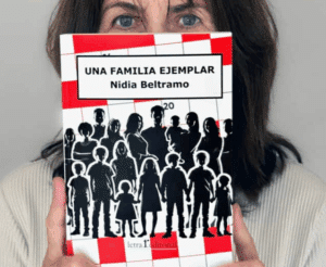 portada Presentación del libro Una familia ejemplar