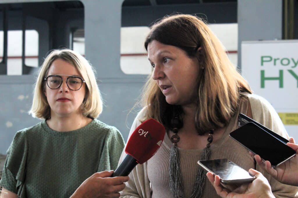 250617_presentación del automotor del proyecto Hycerail