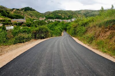 Entrada a Villar de los Barrios por el camino