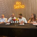 reunión y deliberación Jurado II Gala del Comercio en Río Selmo