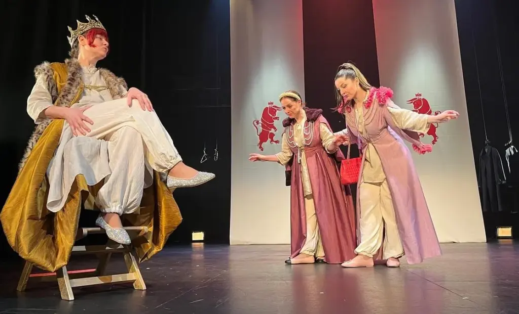 Representación de la obra 'La Reina Brava'