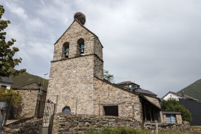 Iglesia de Santa Leocadia, Palacios del Sil