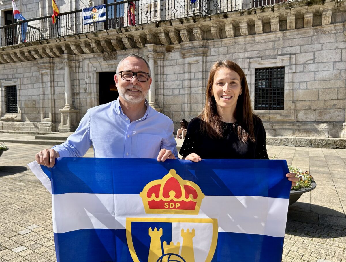 imagen de los concejales presentando