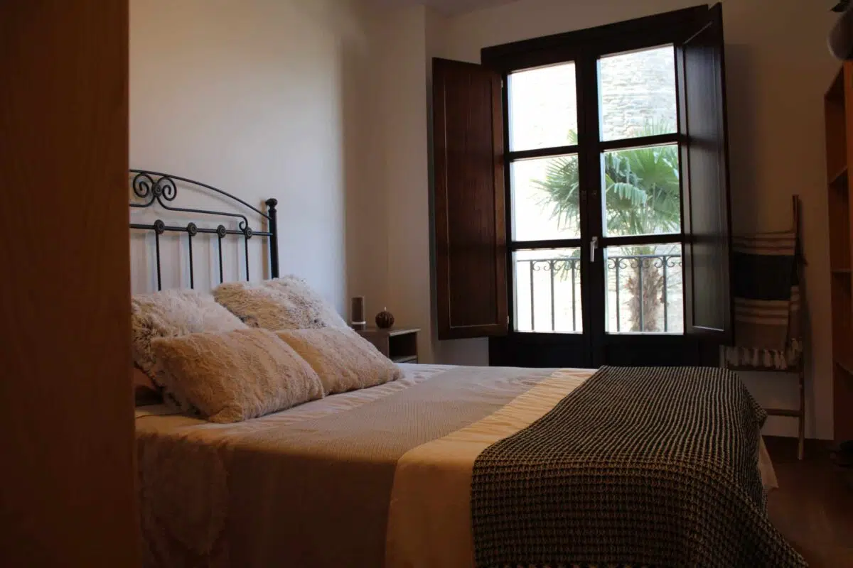 habitacion de alojamiento rañadero con vsitas al castillo de los templarios