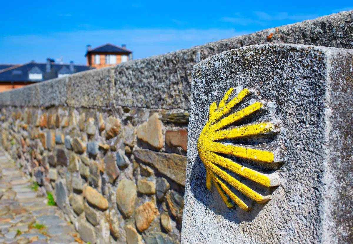 camino santiago al paso por molinaseca