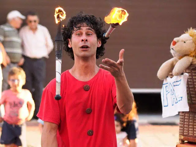 37. DUENDE CIRCO 4