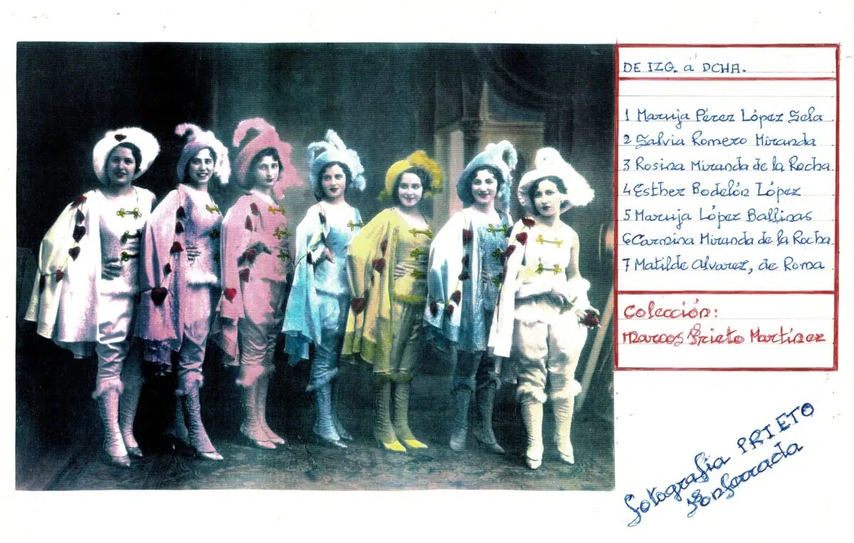 GRUPO DE 7 SEÑORITAS